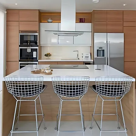 Modern Riverside W Magnificent River Views
