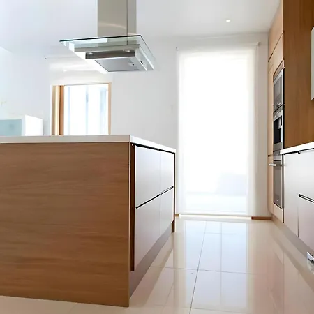 Modern Riverside W Magnificent River Views 别墅 罗瓦涅米