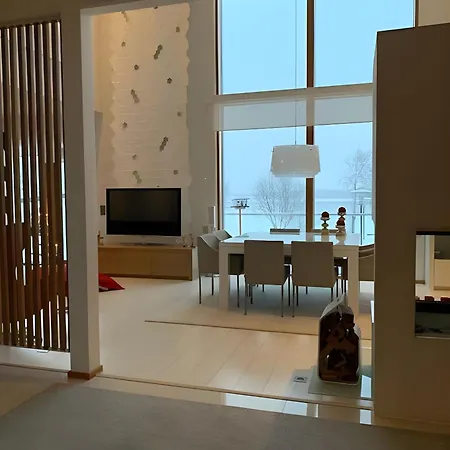 Modern Riverside Villa W Magnificent River Views *