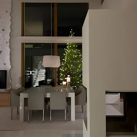 Modern Riverside W Magnificent River Views * 罗瓦涅米
